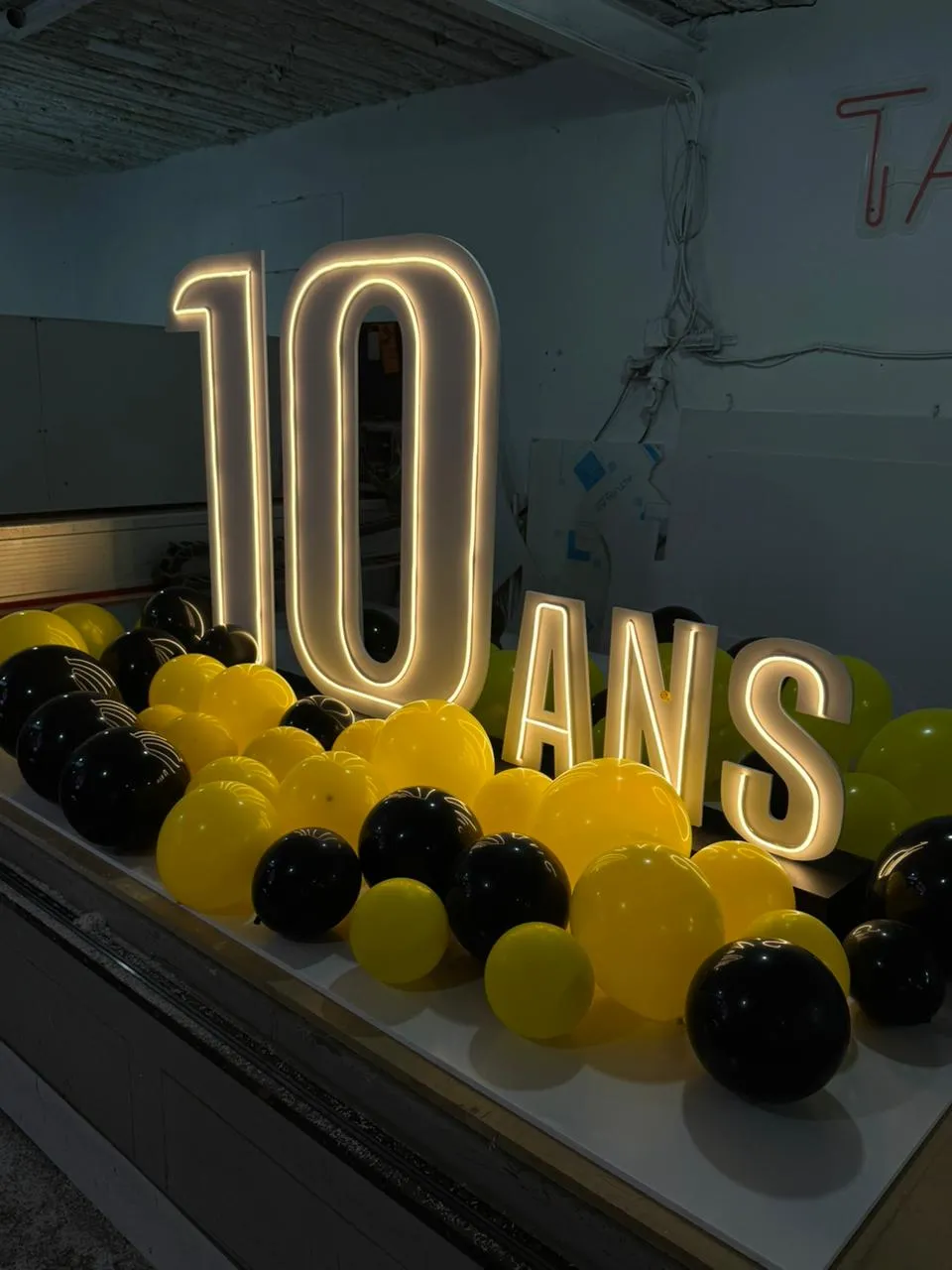 Chiffres lumineux 10 ANS - Casablanca | WORTHLICH Signalétique